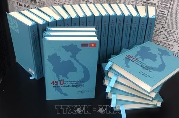 Publican libro sobre lazos duraderos entre Vietnam y Tailandia hinh anh 1