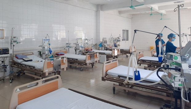 Hanoi prepara ocho mil camas para pacientes graves del COVID-19 hinh anh 1