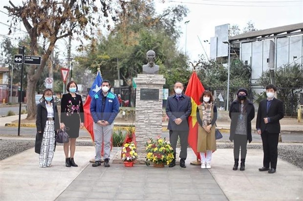 Vietnamitas en Chile y Rusia rinden homenaje al Presidente Ho Chi Minh hinh anh 1