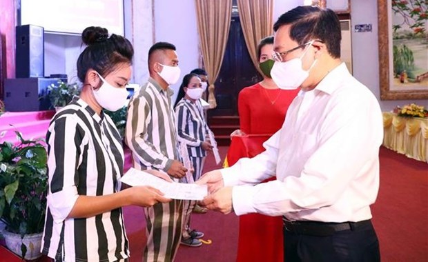 Viceprimer ministro de Vietnam asiste a ceremonia de anuncio de decision de amnistia hinh anh 1