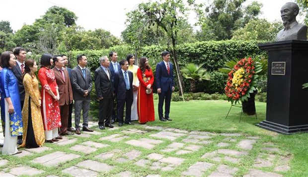 Vietnamitas en Mexico y Venezuela honran al Presidente Ho Chi Minh en Dia Nacional hinh anh 1
