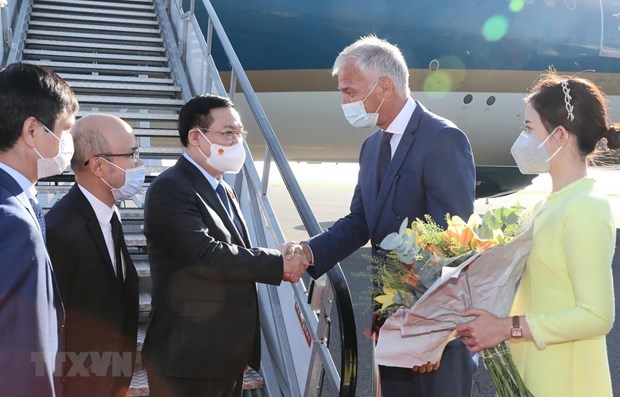 Presidente del Parlamento de Vietnam inicia visita de trabajo al Parlamento Europeo y Belgica hinh anh 1