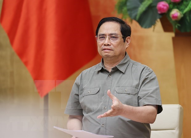 Premier vietnamita insta a estudios exhaustivos para reabrir las actividades comerciales hinh anh 1