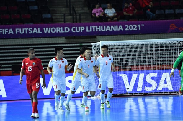 Copa Mundial de Futbol Sala: Vietnam mantiene esperanza tras vencer a Panama hinh anh 1