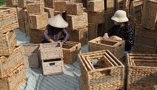 Aldeas de oficios tradicionales en Hanoi recuperan sus actividades de produccion hinh anh 1