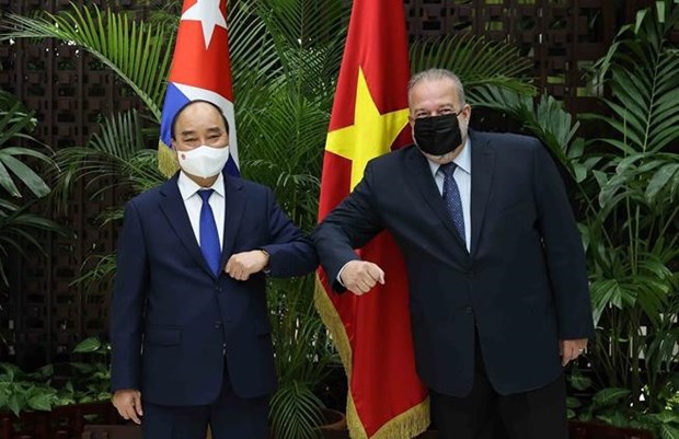 Consolidan Vietnam y Cuba cooperacion en diversos sectores hinh anh 1
