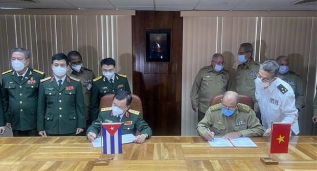 Vietnam y Cuba fortalecen cooperacion en defensa hinh anh 1