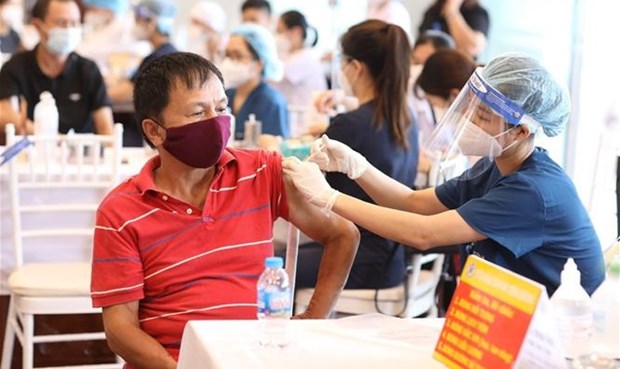Priorizaran suministro de la vacuna contra el COVID-19 a localidades vietnamitas hinh anh 1