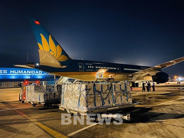 Vietnam Airlines completa el trayecto mas largo de transporte de vacunas hinh anh 1