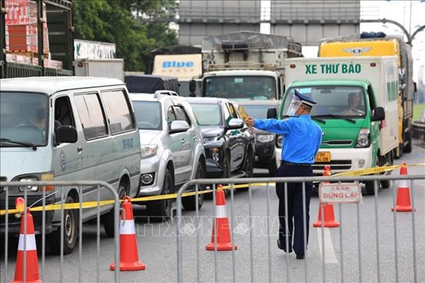 Ministerio de Transporte de Vietnam exige eliminar congestion del trafico en puestos de control hinh anh 1