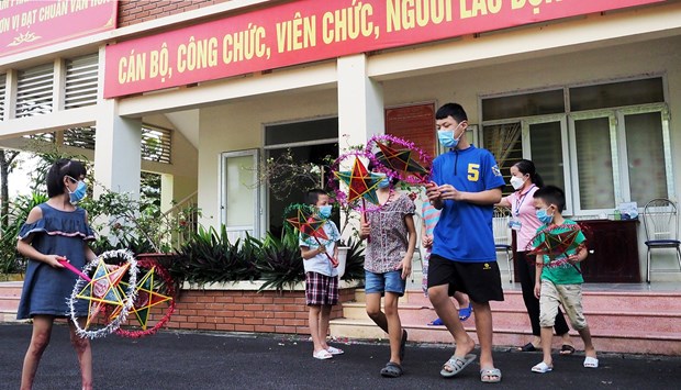 Ninos huerfanos por el COVID-19 necesitan atencion especial en Vietnam hinh anh 2