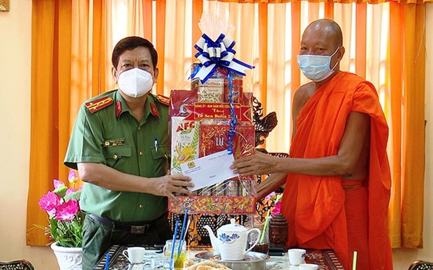 Felicitan a comunidad de Khmer en Bac Lieu por el Festival Sene Dolta hinh anh 1