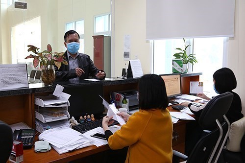 Hanoi elimina 28 procedimientos administrativos en inversion hinh anh 1