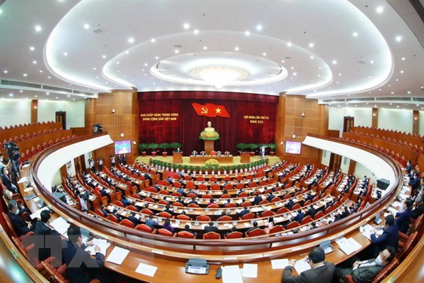 Comite Central del Partido Comunista de Vietnam analiza plan del desarrollo socioeconomico hinh anh 1