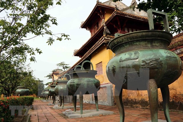Prepara Vietnam documentos para solicitar reconocimiento de UNESCO a calderos de tripode de Hue hinh anh 1