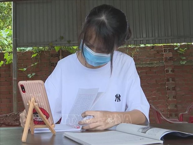 Provincia vietnamita brinda mejor apoyo a estudio en linea en contexto de COVID-19 hinh anh 1