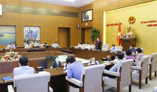 Priorizan la estrategia de vacunacion contra el COVID-19 en Vietnam hinh anh 1
