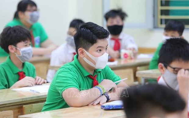 Vicepremier vietnamita insta a garantizar seguridad en regreso de alumnos a la escuela hinh anh 1
