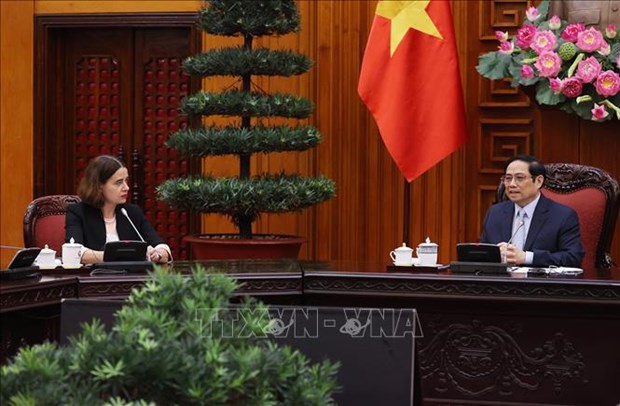 Premier vietnamita pide apoyo continuo de Australia en lucha contra COVID-19 hinh anh 1