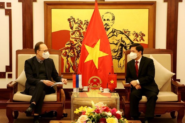 Vietnam y Rusia buscan promover cooperacion en el transporte hinh anh 1