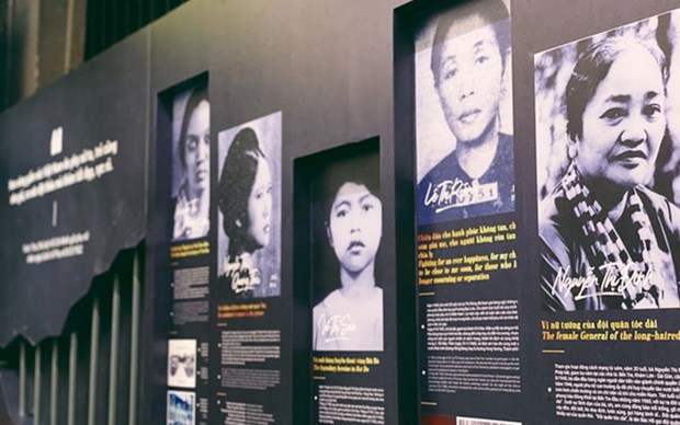 Efectuan en Hanoi exhibicion en honor a las mujeres revolucionarias vietnamitas hinh anh 1
