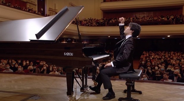Alumno de legendario pianista vietnamita gana concurso internacional de piano Chopin hinh anh 1