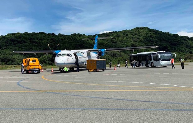 Vietnam Airlines opera el primer vuelo a isla de Con Dao despues del periodo de distanciamiento social hinh anh 1