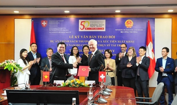 Suiza apoya a Vietnam a promover politicas comerciales y exportaciones hinh anh 1