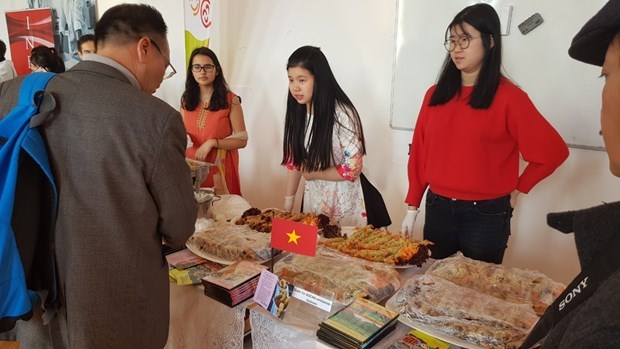 Vietnam participa en actividad caritativa “Sabores de Asia” en Ginebra hinh anh 1