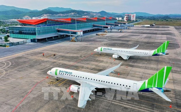 Reabriran vuelos comerciales entre provincia vietnamita de Quang Ninh y Ciudad Ho Chi Minh hinh anh 1