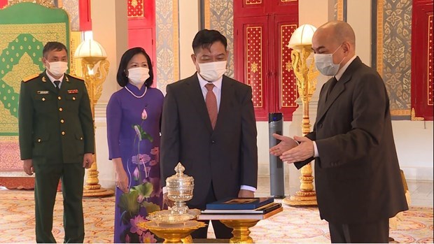 Destaca rey camboyano relaciones de cooperacion integral con Vietnam hinh anh 1