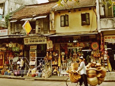 Exploremos la calle de Hang Quat en el barrio antiguo de Hanoi hinh anh 1