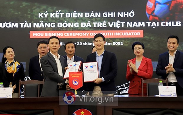 Futbol vietnamita promueve cooperacion integral con la Bundesliga hinh anh 1