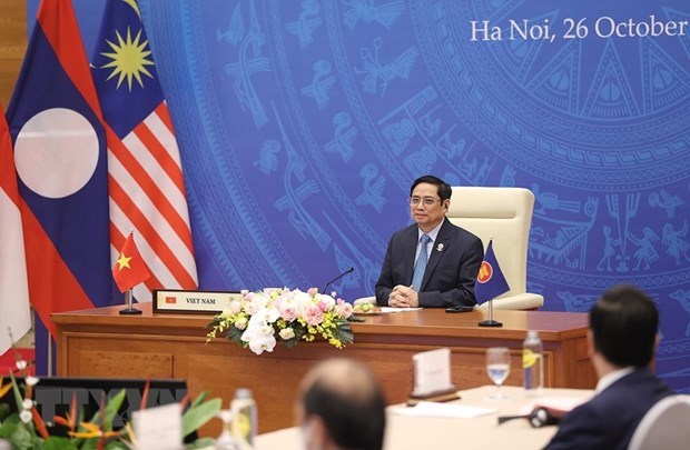 Primer ministro vietnamita pide responsabilidad de la ASEAN en solucion de asuntos regionales hinh anh 1
