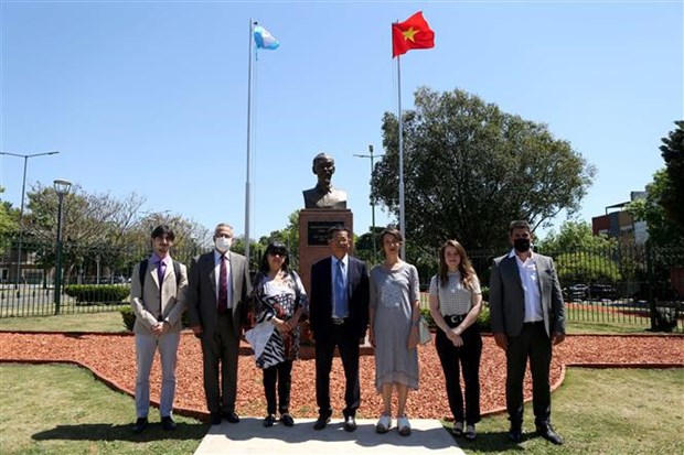Honran al Presidente Ho Chi Minh en Buenos Aires hinh anh 1