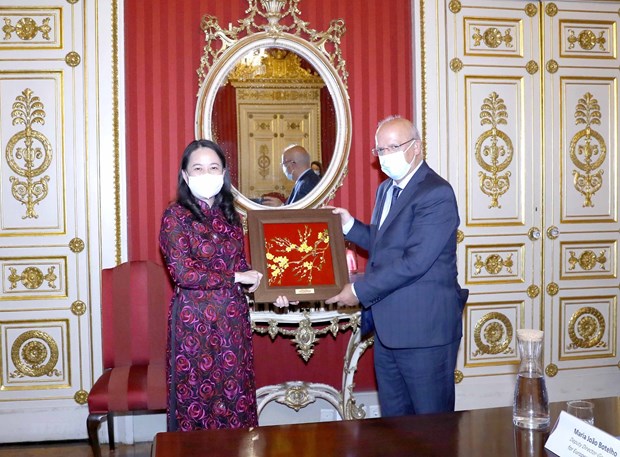 Vicepresidenta de Vietnam continua agenda de trabajo en Portugal hinh anh 2
