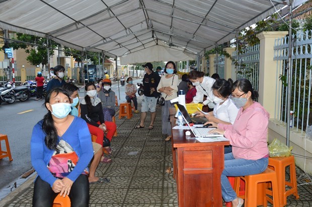 Vicepremier vietnamita urge acelerar el reconocimiento de pasaportes de vacunacion hinh anh 1
