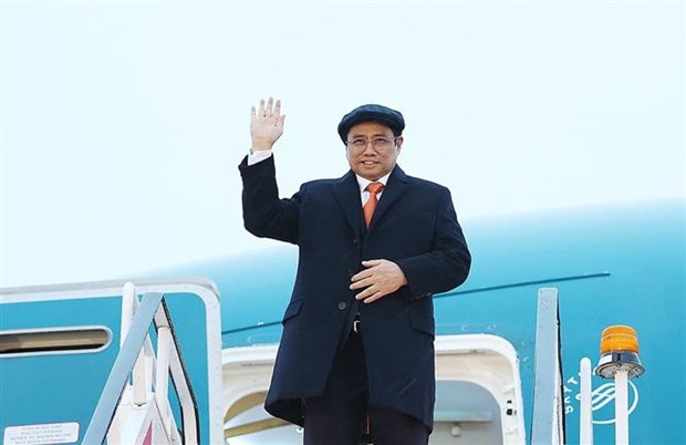 Primer ministro de Vietnam llega a Reino Unido para la COP26 hinh anh 1