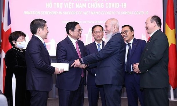 Premier vietnamita se reune con connacionales residentes en Reino Unido hinh anh 1