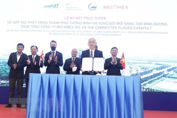 Vietnam y Reino Unido cooperan en el desarrollo de urbano inteligente de Binh Duong hinh anh 2