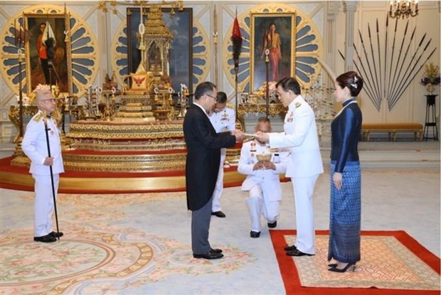 Rey de Tailandia confia en la consolidacion de las relaciones con Vietnam hinh anh 1