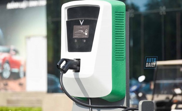 VinFast y EDF cooperan en instalacion de estaciones de carga para automoviles en Francia hinh anh 1