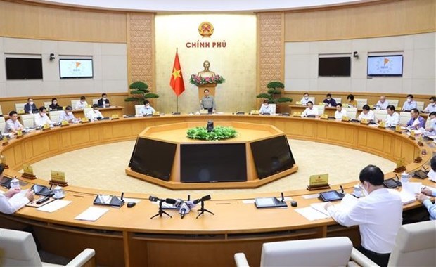Gobierno vietnamita analiza situacion socioeconomica en primeros 10 meses de 2021 hinh anh 1