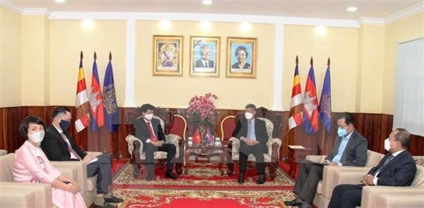 Consulado General de Vietnam felicita a Camboya por su Dia Nacional hinh anh 1