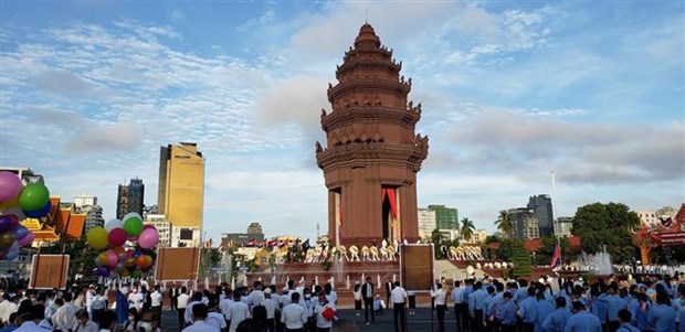 Vietnam felicita a Camboya en 68 aniversario de su Dia de Independencia hinh anh 1