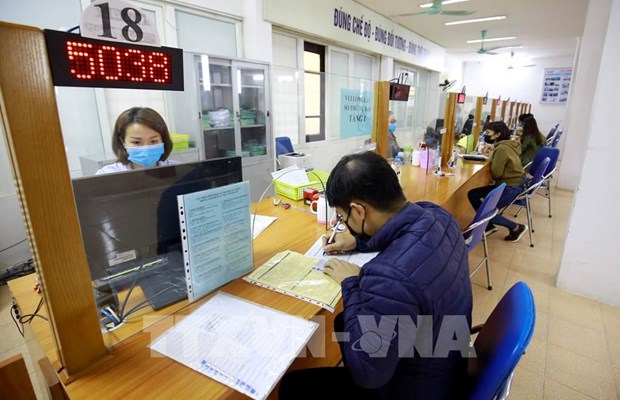 Vietnam amplia asistencia a trabajadores afectados por el COVID-19 hinh anh 2