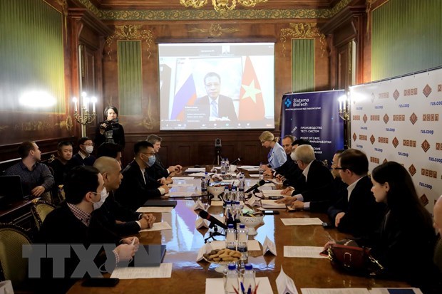 Vietnam y Rusia promueven cooperacion tecnologica contra el COVID-19 hinh anh 1