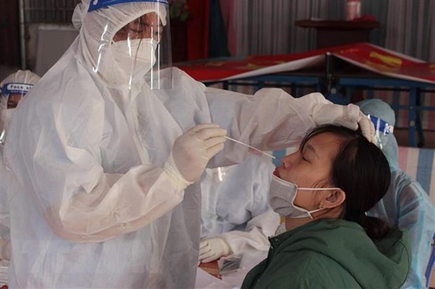 Confirma Vietnam mas de ocho mil nuevos casos del coronavirus hinh anh 1