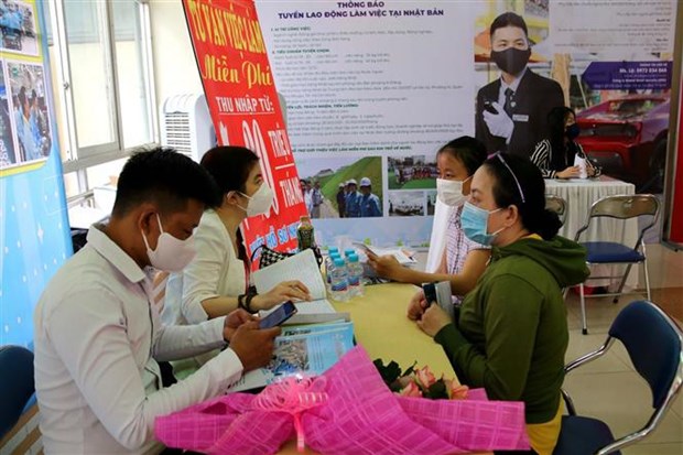 Amplian ayuda a trabajadores afectados por el COVID-19 en Ciudad Ho Chi Minh hinh anh 2