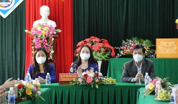 Vicepresidenta vietnamita realiza visita de trabajo a provincia central hinh anh 1
